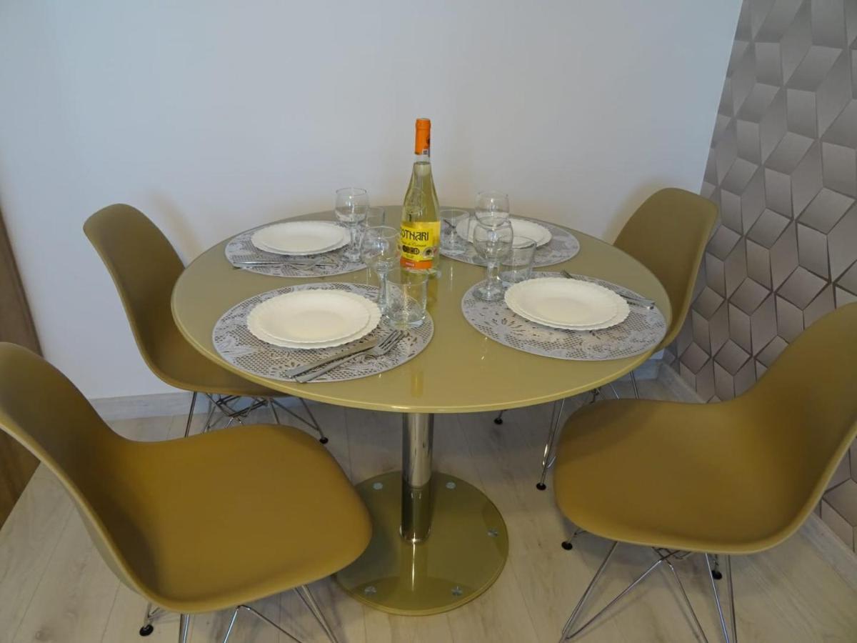 Carla'S Apart Palas-Hala Centrala 1 Bedroom, Airport Shuttle Iasi Esterno foto
