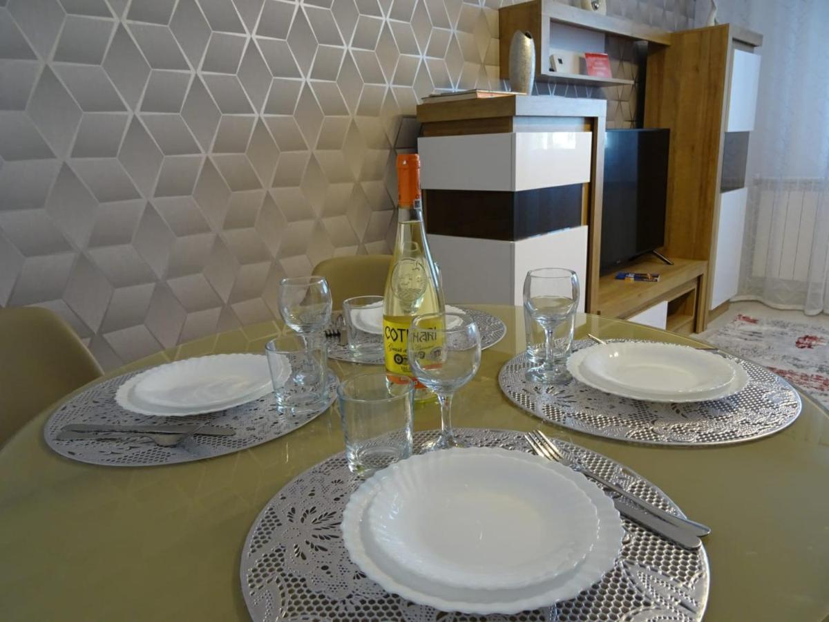 Carla'S Apart Palas-Hala Centrala 1 Bedroom, Airport Shuttle Iasi Esterno foto